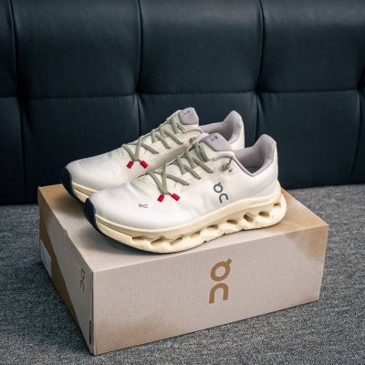 核心私 on昂跑 Cloudtilt Loewe 户外街头机能风跑步鞋 cloud Hi Edge户外机能融合街头潮流 越界开启全新都市探索 cloudtec专