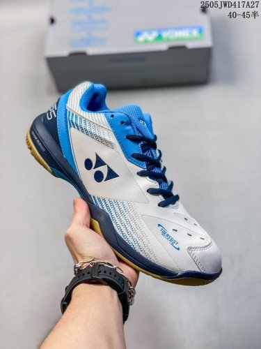 公司级 尤尼克斯 Yonex 跑步鞋 羽毛球鞋Yy训练比赛球鞋网球 设计专业减震透气运动鞋 尤尼克斯球鞋系列包括羽毛球鞋 网球鞋 高尔夫鞋和室内运动鞋等多种类型