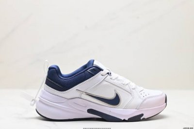 真标耐克nike Defyallday复古老爹百搭休闲慢跑鞋 复古潮流优质皮革打造鞋面 夸张流线极符 风靡老爹元素 外形延续当下潮流得未来感老爹鞋 设计干净配色