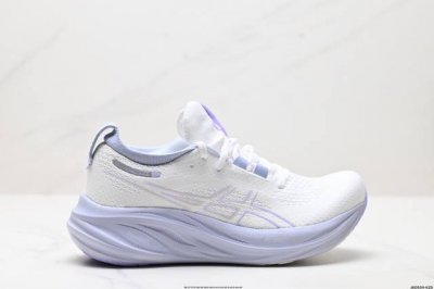 公司级Asics 亚瑟士Gel-Nimbus 26稳定跑鞋鞋面采用双层提花网面设计，提高包裹性和透气性，后跟搭载稳定系统科技T-Gel提升整体支撑力和结构感，减