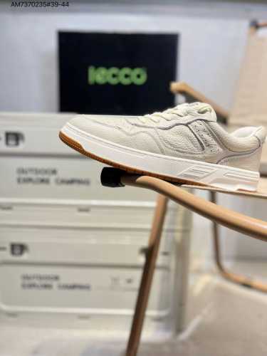 260 Ecco爱步男鞋轻便透气舒适耐穿 亲肤吸汗舒适内里 防滑防磨 持久干爽 简约粗绳系带 穿脱更加方便 柔韧防滑大底 鞋底立体凹槽 凹凸花纹加持 增强防滑减