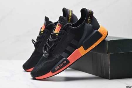 真标Ad Boost Nmd R1 V2经典跑鞋系列全新配色 弹力针织鞋面 原装高弹Boost颗粒大底 缓震性能卓越 体质轻盈且抗冲击 整双鞋子的透气性和舒适度 - 点击图像关闭