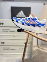 210 Adidas Adizero Aruku 全新跑鞋 浮现网络 以永动机为灵感的前卫造型 现代感十足的鞋面线条勾勒 格外引人注目 搭配丰沛的全新 Swir