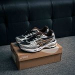 核心私 Asics T Gel- Kayano 14 亚瑟士户外风低帮休闲运动跑步鞋 货号：1201A019-004 尺码：36 37 37.5 38 38.5
