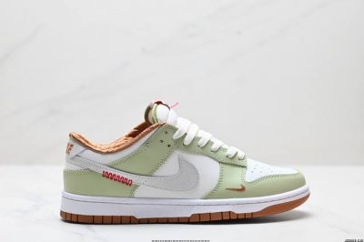 真标耐克Nike Sb Dunk Low Pro扣篮系列低帮休闲运动滑板板鞋 货号:Hv6001-101 尺码:36 36.5 37.5 38 38.5 39
