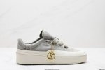 公司级Adidas Labcourt 百搭休闲轻松舒适 耐磨透气低帮 板鞋 男女同款 鞋面使用了绒毛麂皮 ，鞋面和鞋底连接处使用了包边处理，看起来更加精致有型;