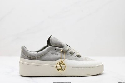 公司级Adidas Labcourt 百搭休闲轻松舒适 耐磨透气低帮 板鞋 男女同款 鞋面使用了绒毛麂皮 ，鞋面和鞋底连接处使用了包边处理，看起来更加精致有型;