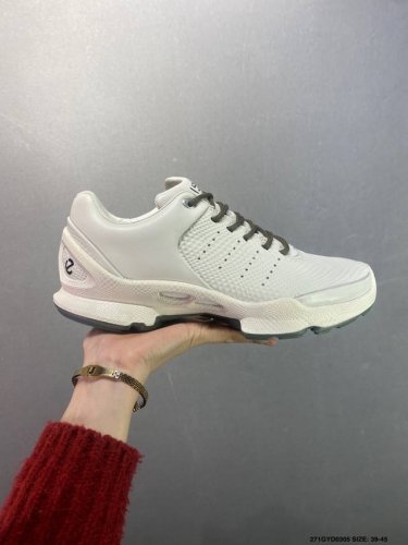 330 新款Ecco爱步丹麦轻奢品牌零负重系列 明星黄景瑜同款休闲鞋 进口小牛皮面清晰质感、走线工整、舒适柔软真皮内里、防滑橡胶大底 全套原盒包装 尺码：39-