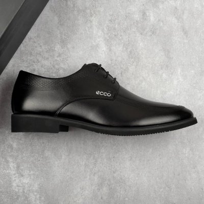 本地 核心私 Ecco爱步潮流男鞋2025春秋款街头 男款百搭 街头系列新品 工艺牛皮鞋面 挺阔有型纹理清晰 ，方便快捷 个性后鞋尾 凸显潮流新元素Pu橡胶大底