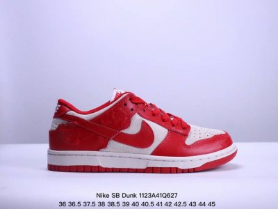 耐克nike Sb Dunk Low Sb 扣篮系列复古低帮休闲运动滑板板鞋。采用脚感柔软舒适zoomair气垫，有效吸 收滑板等极限运动在落地时带来的冲击力，