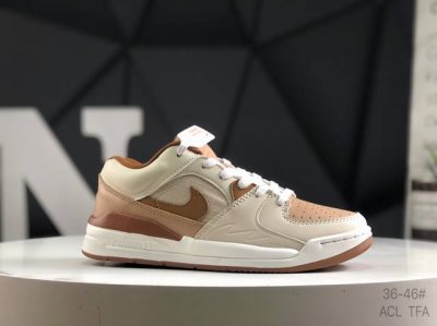 耐克 Air Jordan Stadium 9O Stadium Jordan Stadium 90充满了对Tinkerhathield 原创设计的致敬，包括中