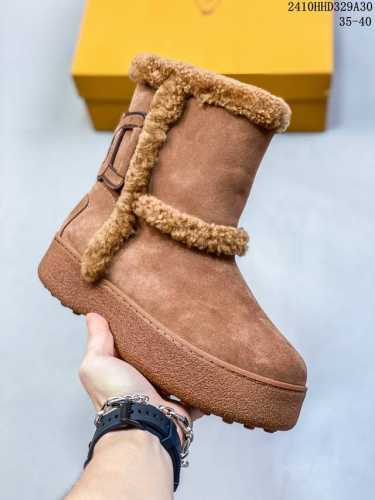 独家款Tod'S 托德斯 顶级版雪地靴 拒绝臃肿 原版头层牛皮内里澳洲卷羊毛 一脚蹬方便穿脱 冬天喜欢穿打底裤牛仔裤又喜欢高级感的姑娘们首选 内里 垫脚 鞋面内