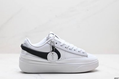 真标nike Blazer Phantom Low男女子运动板鞋 厚底增高休闲鞋。采用轻盈利落设计，焕新演绎经典鞋款。该鞋款带来舒适足底体验，结合鞋侧壁加固设计