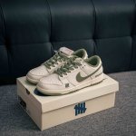核心私 Nike Dunk 全套原楦原模倾力打造完美版型 独家原厂航空铝磨具打磨大底 鞋头坡度极致还原 无解鞋型 原盒原配 圈内天花板工艺 原厂冲刀 超高清洁度