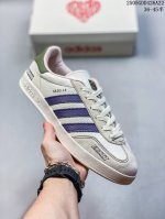 海外爆款限量发 高端定制 Ad Gazelle Indoor Trainers 古驰联名---奶白灰紫 原厂定制长毛翻毛皮组合环保纤维革鞋面材质 内置环保海玻璃