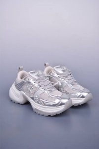 Mlb Xlg Chunky 纽约洋基队 潮流时尚厚底运动鞋 安全防撞包裹鞋头 符合人体结构 精心设计 行走柔软触感 后跟加厚 呵护脚后跟轻松穿脱不磨脚 柔软耐