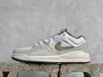 Air Jordan Stadium 90 缓震防滑休闲运动板鞋 Jordan Stadium 90充满了对tinkerhathield 原创设计的致敬 包括中