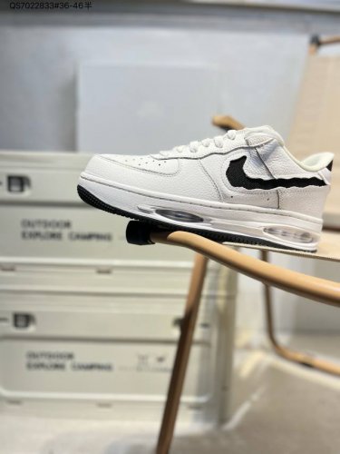 耐克 Nike Air Force 1 '07空军一号 百搭休闲运动板鞋。柔软、弹性十足的缓震性能和出色的中底设计，横跨复古与现代的外型结合，造就出风靡全球三十