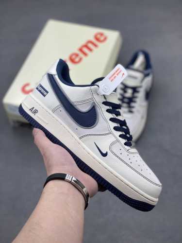 本地自取340 海外限量发售！公司级Nike Air Force 1 '07 Low “Supreme联名--米白蓝猪八”空军一号 低帮 运动鞋 休闲鞋 折边针