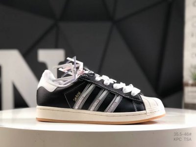 210 阿迪达斯/三叶草Adidas Originals Superstar 经典贝壳头系列低帮百搭休闲运动板鞋 货号： Ih1313 尺码：如图所示 Kpc