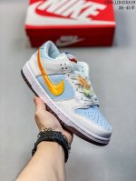 耐克Nike Sb Dunk Low 扣篮系列复古低帮休闲运动滑板板鞋 采用脚感柔软舒适Zoomair气垫 有效吸收滑板等极限运动在落地时带来的冲击力 为街头运