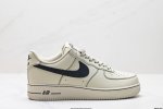 公司级耐克Nike Air Force 1“07空军一号低帮百搭休闲运动板鞋。柔软、弹性十足的缓震性能和出色的中底设计，横跨复古与现代的外结合，造就出风靡全球三