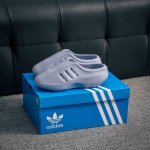110 核心私 adidas/阿迪达斯 男女鞋采用工程力学开发楦型，泡超轻耐磨Md发泡一体成形鞋模 爆款锁定这双阿迪 Mule 帅到犯规！全新阿迪达斯Adida