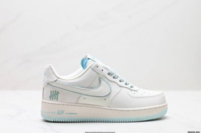 真标耐克nike Air Force 7空军一号低帮百搭休闲运动板鞋。柔软、弹性十足的缓震性能和出色的中底设计，横跨复古与现代的外型结合，造就出风靡全球三十多年