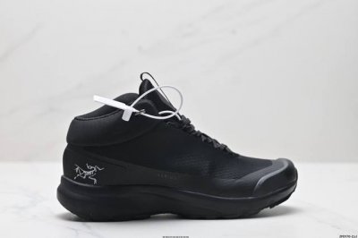 公司级Arcteryx始祖鸟 Aerios Mid Aura M 覆盖防水 中帮户外登山徒步鞋 这款户外鞋的设计可应对多数技术路线和长途徒步 灵感来自野外跑步鞋