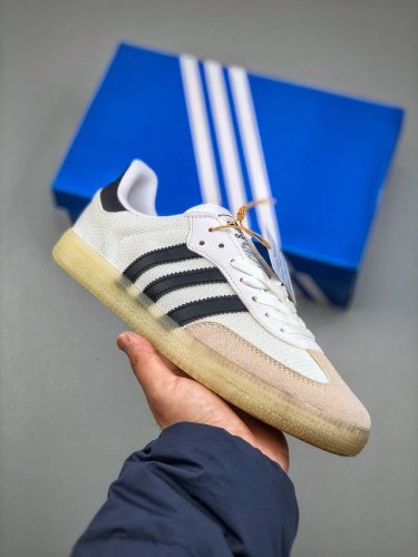Adidas Originals Samba Og 桑巴舞系列绅士德训足球风百搭低帮休闲运动板鞋 Jh5633 尺码： 36 36 37 38 38 39 40