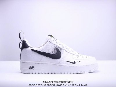 公司级耐克Nike AIR FORCE 7 LV8 空军一号低帮百搭休闲运动板鞋。柔软、弹性十足的缓震性能和出色的中底设计，横跨复古与现代的外型结合，造就出风靡