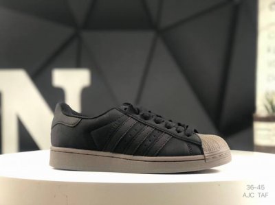 140 阿迪达斯/三叶草Adidas Superstar Bonega W Low 改良贝壳头厚底系列低帮**百搭休闲运动板鞋 货号：Hp10180 类型：男女
