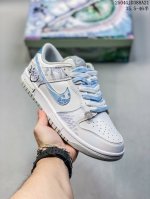 Nk Dunk Low 系列蛇年限定青花瓷 原厂刀模 原楦头 原纸板 打造纯正公司货鞋型 原厂头层皮打造 鞋型、用料 目前市场标杆水准 独家私模定制限定礼盒 定