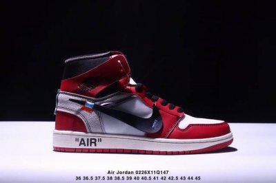 作为Air Jordan 1的元年配色之一，自1985年首次面世以来就有着超高的人气。 鞋身以优质皮革材质覆盖，并采用与元年相同的修长`85鞋型！标志性黑 红色