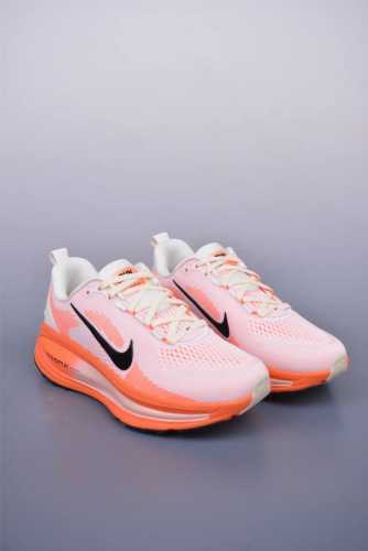 Nike Air Zoom Vomero 18 全新科技提前原鞋开发 运动跑鞋 区别市面真标版本 必定是官方强力主推款式，真正的Zoom缓震科技嵌入如假包退 ，