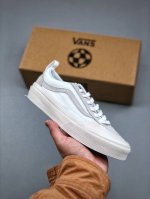 小红书推荐榜第一名 ！神仙百搭配色！ Vans Style 36 Decon Surf 万斯 奥利奥米白 半月包头 低帮硫化帆布鞋 Vans推出这款以半月包头为