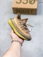 专g版椰子350V2真爆鞋带扣儿童一脚蹬运动鞋 Size：24-35码 专柜版来咯 真爆米花系列脚感超级棒 软弹效果一绝 针织鞋面，透气舒适好打理 鞋带扣设计，