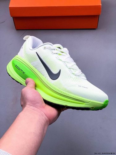 集图 Nike Air Zoom Vomero 18 缓震透气休闲慢跑鞋 新版Vomero结合全新Zoomx和Reactx泡绵 提供双重缓震效果 铸就非凡迈步体