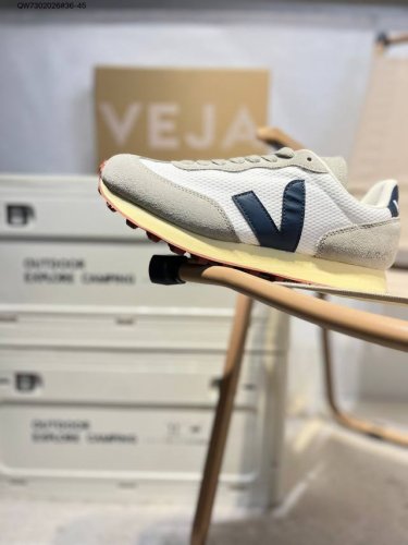 法国国民鞋板品牌 维佳Veja Esplar Leather Low Sneakers埃斯普拉系列 V字 经百典搭薄小底跑步鞋 Rb1903344 Qw7302