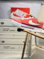 Nike 耐克 采用猪巴革鞋面材质，外置橡胶耐磨大底融穿起来超显腿长，耐克Nike Court Legacy Lift 学院产物系列低帮小包头经典松糕厚底百搭休
