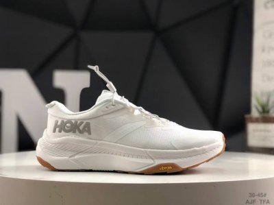 200 小红书推荐Hoka M Tran Sp Ort Wide全新配色 这个品牌来自于新西兰的毛利语，Hoka表示大地，One One表示飞越，连起来就是飞越