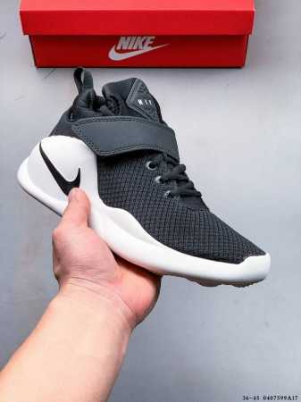 Nike Kwazi“回到未来”高帮网面轻便跑鞋 0407599A17 - 点击图像关闭