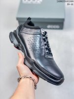 ecco爱步 广东原版夏季透气 配备原版三件套 防尘纸 高弹大底 全头层牛皮 新款百搭休闲款 纯手工制成 鞋面走线工整 清晰质感 原单品质 拼接运动透气网布 采