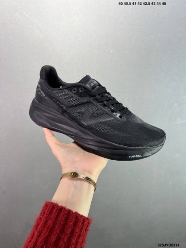200 公司级New Balance 新百伦Fuelcell 简约 织物 网布防滑耐磨透气轻便 低帮 马拉松跑步鞋 货号:Mrcellb3 尺码: 40 40.