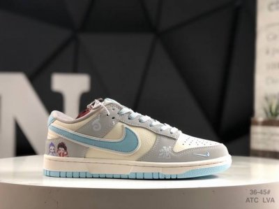 310 Nike Dunk Low 哪吒限定 灰白蓝勾 此款主张打破传统的工业化流水线设计限制，以Made By Ideas的超级创意为理念，集结众多潮流设计师