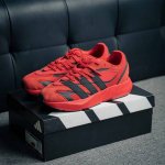 核心私 Adidas Lightblaze 阿迪透气跑步鞋 货号：Jp7307 尺码：40 40.5 41 42 42.5 43 44 45 46