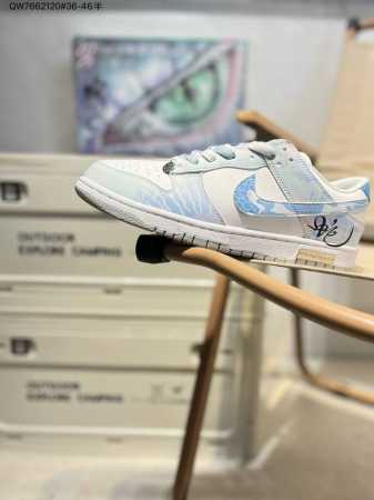 蛇年限定# 耐克Nike Dunk Low 板鞋Sb系列经典百搭休闲运动板鞋加厚鞋舌的填充，使舒适性大大提升，同时也更方便穿脱中底部分则加入了脚感柔软舒适Zoo - 点击图像关闭