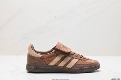 公司级adidas Handball Spezial 官方正确版本 阿迪达斯经典款 复古休闲板鞋 全鞋采用反毛皮制作 牛筋耐磨大底 承载青春情怀的板鞋 经典三条