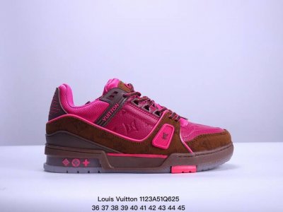 Louis Vuitton 路易威登 男女鞋，采用荔枝纹二层牛剖革组合粒面牛剖革鞋面材质，鞋垫嵌入软脚感eva物料，外置tpr光泽隔色鞋底法国巴黎百年奢侈品牌l
