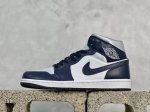 K版 Air Jordan 1 Mid 白蓝 中帮系列 全新批次 原装原模大底 全鞋原厂定制皮料 手感细腻正确折边工艺 完美细节诠释 货号：Fz8777-044